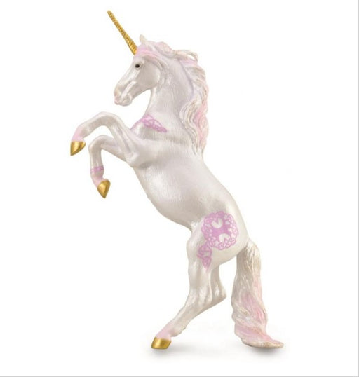 In the Middle Ages and Renaissance, it was commonly described as an extremely wild woodland creature, a symbol of purity and grace.