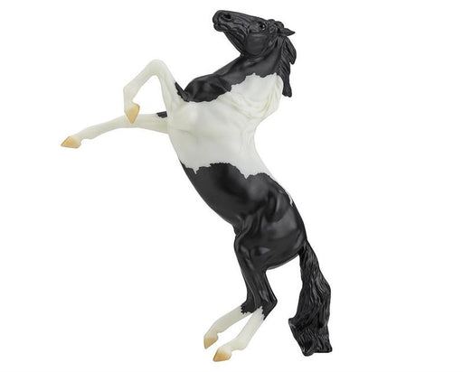 The Freedom Series singles are a 1:12 scale model, and are authentically crafted and hand-painted, making them an excellent choice for young collectors. New for 2021, we are excited to introduce the Black Pinto Rearing Mustang!
