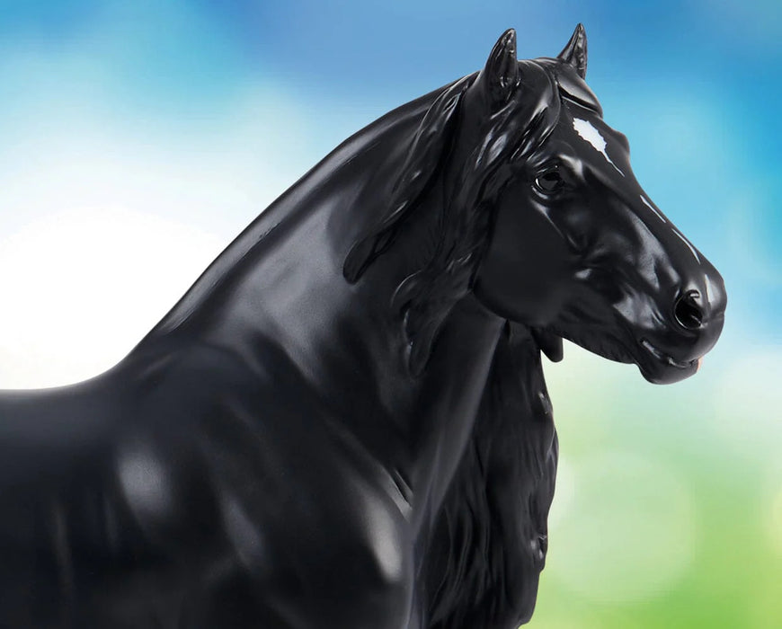 Breyer Traditional GG Kiss Me Kate - Champion Gypsy Vanner #10717