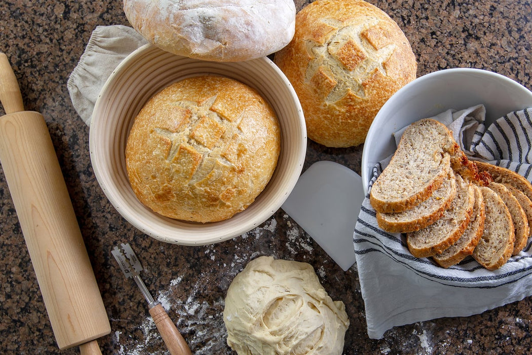 Fox Run Bread Lame with Replacement Blades – Scoring Tool for Sourdough & Homemade Bread