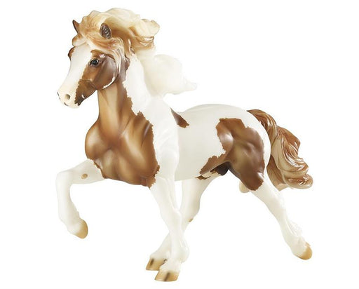 Pronounced Spor-dthur frow Bear-gee, this red dun pinto Icelandic Stallion was imported from Iceland to Kentucky in 2013. SporÃ°ur is a five-gaited stallion with show-stopping gaits, incredible bloodlines, and a friendly personality.